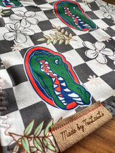 Load image into Gallery viewer, Checkered Gators
